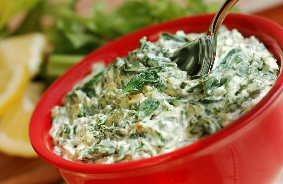 Spinach artichoke dip isn’t as hard to make as you might think. Learn how to make easy, healthy spinach dip.